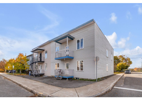 Dom na sprzedaż - 149-151 Av. Giguère, Les Rivières, QC G1M1X4, CA Les Rivières, Kanada, 206 m², 459 488 USD (1 759 839 PLN), NET-93043822