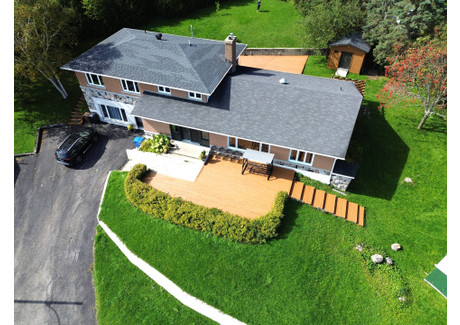 Dom na sprzedaż - 106 Côte Bellevue, Gaspé, QC G4X1J2, CA Gaspé, Kanada, 289 m², 520 230 USD (2 132 945 PLN), NET-91737344