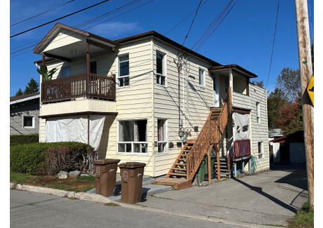 Dom na sprzedaż - 2792-2796 Rue Roussel, Chicoutimi, QC G7G1Y7, CA Chicoutimi, Kanada, 201 m², 169 774 USD (704 561 PLN), NET-101477969