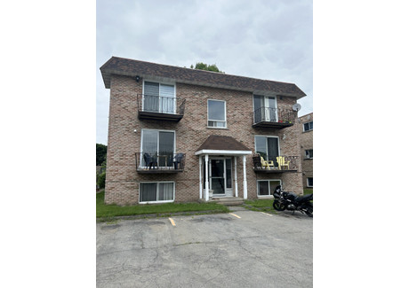 Dom na sprzedaż - 284 Rue Viau, Salaberry-de-Valleyfield, QC J6T4Y6, CA Salaberry-De-Valleyfield, Kanada, 488 m², 592 451 USD (2 429 051 PLN), NET-98378570