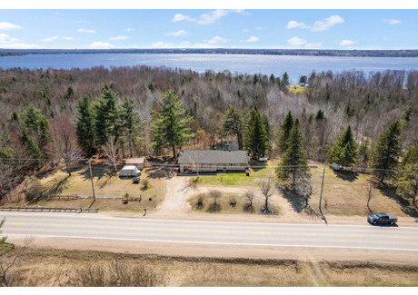 Dom na sprzedaż - 670 Ch. de Pembroke, L'Isle-aux-Allumettes, QC J0X1M0, CA L'isle-Aux-Allumettes, Kanada, 163 m², 270 150 USD (1 040 076 PLN), NET-97207108