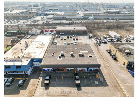 Komercyjne na sprzedaż - 343 Bloor St W Oshawa, Kanada, 1137,88 m², 3 125 329 USD (12 720 090 PLN), NET-100514247