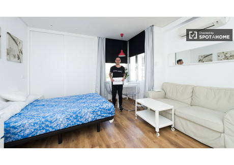Mieszkanie do wynajęcia - Madrid, Hiszpania, 30 m², 2058 USD (8110 PLN), NET-75733653