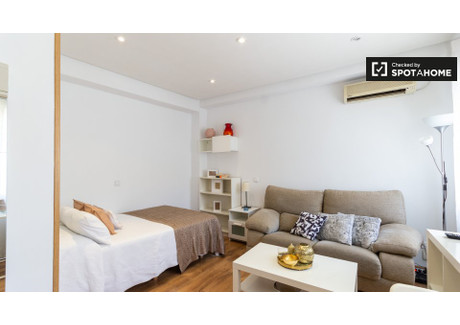 Mieszkanie do wynajęcia - Madrid, Hiszpania, 30 m², 1520 USD (5989 PLN), NET-78322126