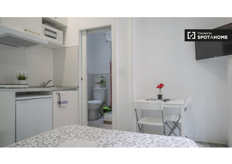 Mieszkanie do wynajęcia - Madrid, Hiszpania, 19 m², 7546 USD (31 540 PLN), NET-79779295