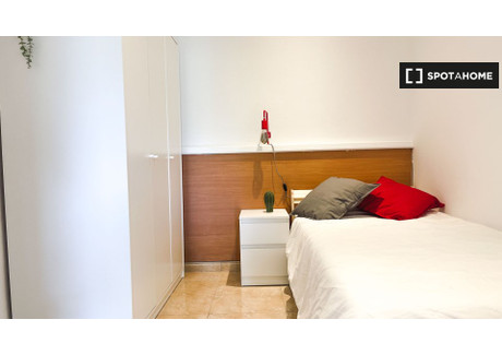 Pokój do wynajęcia - Barcelona, Hiszpania, 120 m², 483 USD (1941 PLN), NET-86446062