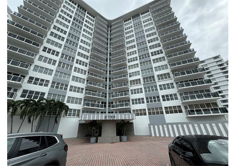 Mieszkanie do wynajęcia - 3700 Galt Ocean Dr Fort Lauderdale, Usa, 74,32 m², 2325 USD (9533 PLN), NET-101342712