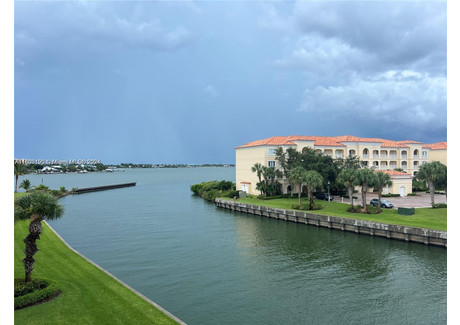 Mieszkanie do wynajęcia - 5 E Harbour Isle Fort Pierce, Usa, 184,78 m², 2300 USD (8832 PLN), NET-98241945