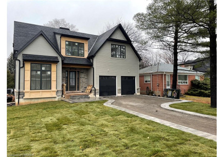 Dom na sprzedaż - 601 Maplehurst Avenue Oakville, Kanada, 318,29 m², 2 758 368 USD (10 867 971 PLN), NET-97018611