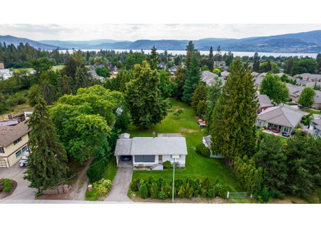 Dom na sprzedaż - 4482 Gordon Drive Kelowna, Kanada, 152,55 m², 1 037 183 USD (3 982 783 PLN), NET-99179871