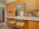 Dom na sprzedaż - 1869 Elmhurst Pl Saanich, Kanada, 196,49 m², 941 564 USD (3 794 504 PLN), NET-98573720
