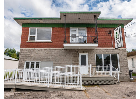 Dom na sprzedaż - 10470-10472 Boul. St-Jean, Trois-Rivières, QC G9A5E1, CA Trois-Rivières, Kanada, 114 m², 250 256 USD (1 026 048 PLN), NET-101964718