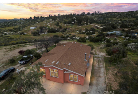 Dom na sprzedaż - 35125 Hobbiton Road Hemet, Usa, 198,81 m², 699 000 USD (2 844 930 PLN), NET-101189675