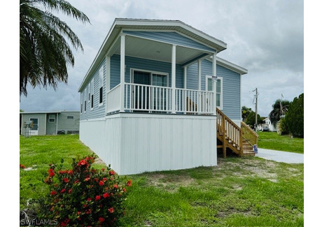 Dom na sprzedaż - 5698 Captain John Smith Loop, Lee County, FL North Fort Myers, Usa, 89,19 m², 224 000 USD (918 400 PLN), NET-98401689