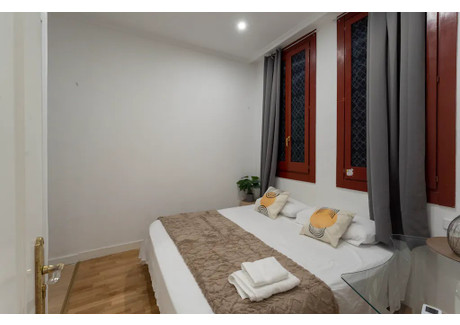 Mieszkanie do wynajęcia - Calle Isabel La Católica Madrid, Hiszpania, 200 m², 1017 USD (4079 PLN), NET-100099832