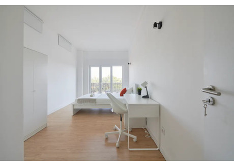 Mieszkanie do wynajęcia - Rua Actor António Silva Lisbon, Portugalia, 150 m², 733 USD (2998 PLN), NET-100196706