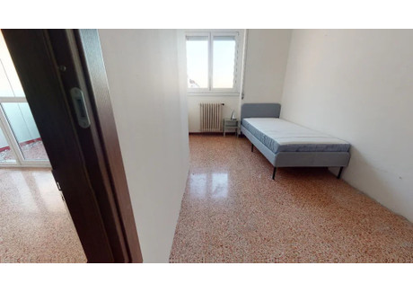 Mieszkanie do wynajęcia - Via Carlo Marx Milan, Włochy, 150 m², 460 USD (1883 PLN), NET-100476331