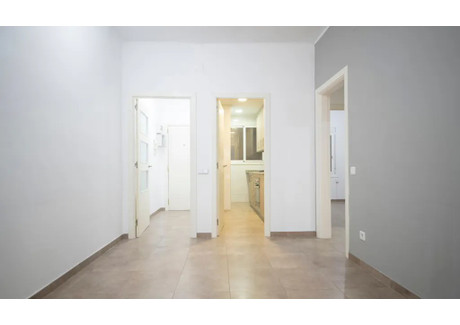 Mieszkanie do wynajęcia - Carrer d'Arnau d'Oms Barcelona, Hiszpania, 59 m², 717 USD (2752 PLN), NET-100534724