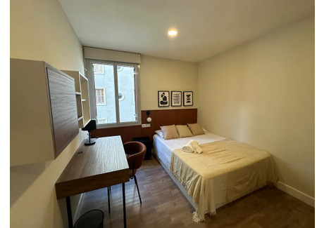 Mieszkanie do wynajęcia - Carrer de Muntaner Barcelona, Hiszpania, 196 m², 911 USD (3570 PLN), NET-100704936