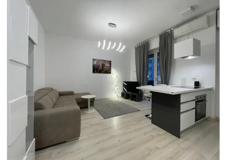 Mieszkanie do wynajęcia - Via Fratelli Lumière Milan, Włochy, 65 m², 2381 USD (9881 PLN), NET-101023302