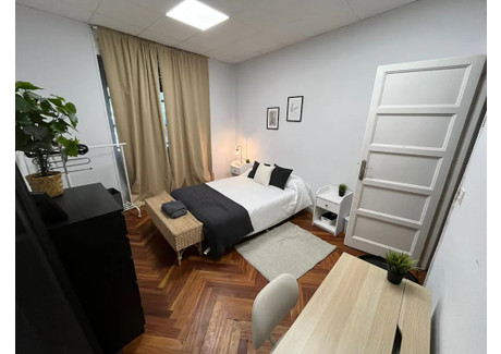 Mieszkanie do wynajęcia - Calle de Alberto Aguilera Madrid, Hiszpania, 185 m², 1099 USD (4494 PLN), NET-101267803