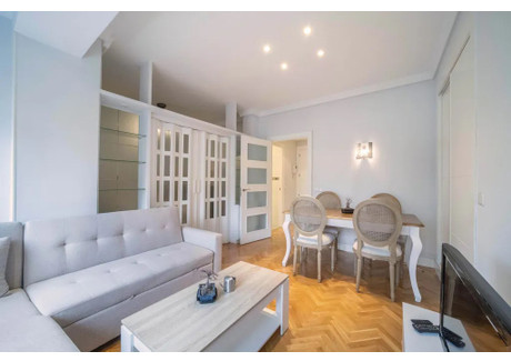 Mieszkanie do wynajęcia - Calle del Poeta Joan Maragall Madrid, Hiszpania, 40 m², 2236 USD (9279 PLN), NET-101355626