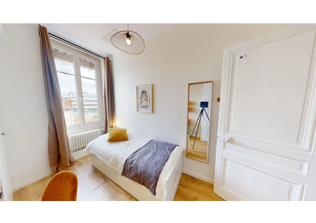 Mieszkanie do wynajęcia - Rue Cavenne Lyon, Francja, 191 m², 717 USD (2939 PLN), NET-101300605