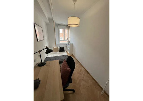 Mieszkanie do wynajęcia - Calle de Fernández de los Ríos Madrid, Hiszpania, 134 m², 873 USD (3501 PLN), NET-101411856