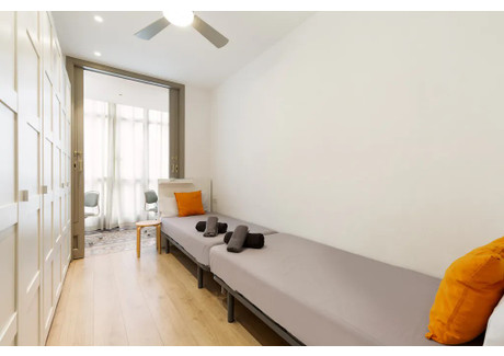 Mieszkanie do wynajęcia - Carrer de Balmes Barcelona, Hiszpania, 100 m², 1382 USD (5624 PLN), NET-101412154