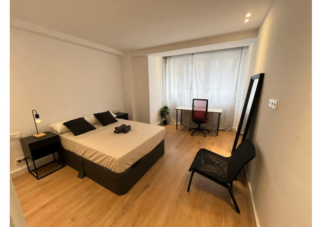 Mieszkanie do wynajęcia - Avenida del Mediterráneo Madrid, Hiszpania, 108 m², 1102 USD (4484 PLN), NET-101412121