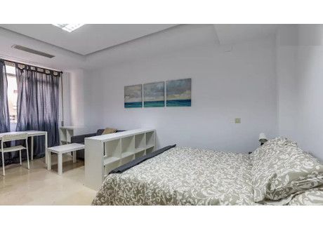 Mieszkanie do wynajęcia - Carrer de la Pau Valencia, Hiszpania, 175 m², 471 USD (1970 PLN), NET-101887987