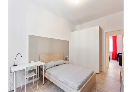 Mieszkanie do wynajęcia - Via Pantigliate Milan, Włochy, 200 m², 722 USD (2955 PLN), NET-102195135