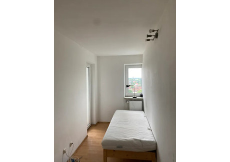 Mieszkanie do wynajęcia - Radolfzeller Straße Munich, Niemcy, 76 m², 612 USD (2502 PLN), NET-102220019