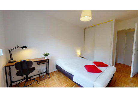 Mieszkanie do wynajęcia - Avenue Antoine Dutriévoz Villeurbanne, Francja, 97 m², 593 USD (2479 PLN), NET-102313173