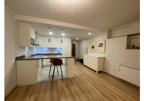 Mieszkanie do wynajęcia - Carrer Gran de Gràcia Barcelona, Hiszpania, 65 m², 1491 USD (6112 PLN), NET-102463327