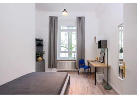 Mieszkanie do wynajęcia - Leibnizstraße Berlin, Niemcy, 80 m², 792 USD (3248 PLN), NET-102756248