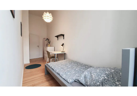 Mieszkanie do wynajęcia - Martin-Luther-Straße Berlin, Niemcy, 100 m², 714 USD (2964 PLN), NET-102855205