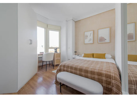 Mieszkanie do wynajęcia - Calle de Antonio López Madrid, Hiszpania, 120 m², 686 USD (2792 PLN), NET-102890809