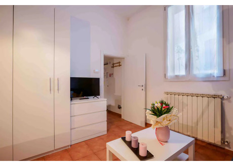 Mieszkanie do wynajęcia - Via del Rondone Bologna, Włochy, 40 m², 1662 USD (6766 PLN), NET-103047781