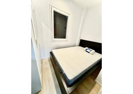 Mieszkanie do wynajęcia - Carrer de Bac de Roda Barcelona, Hiszpania, 95 m², 492 USD (2041 PLN), NET-103171538