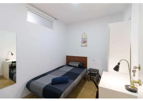 Mieszkanie do wynajęcia - Carrer de la Lluna Barcelona, Hiszpania, 65 m², 290 USD (1203 PLN), NET-103194726