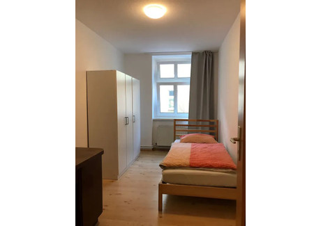 Mieszkanie do wynajęcia - Kurze Straße Berlin, Niemcy, 133 m², 608 USD (2525 PLN), NET-103215725