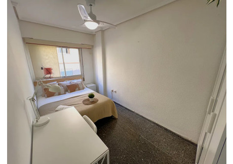 Mieszkanie do wynajęcia - Carrer de l'Esperança Valencia, Hiszpania, 100 m², 344 USD (1406 PLN), NET-94062620