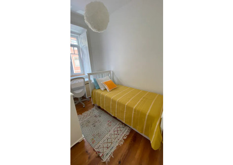 Mieszkanie do wynajęcia - Rua General Garcia Rosado Lisbon, Portugalia, 80 m², 576 USD (2409 PLN), NET-94167476