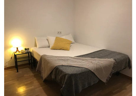 Mieszkanie do wynajęcia - Carrer de Viladomat Barcelona, Hiszpania, 100 m², 707 USD (2770 PLN), NET-94185306