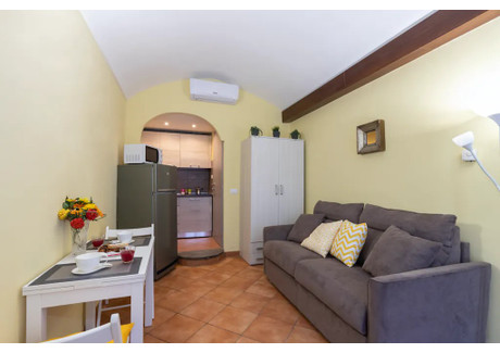 Mieszkanie do wynajęcia - Via Nizza Turin, Włochy, 25 m², 859 USD (3429 PLN), NET-94353730