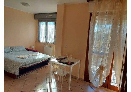 Mieszkanie do wynajęcia - Via Pianezza Turin, Włochy, 38 m², 1630 USD (6422 PLN), NET-94761979