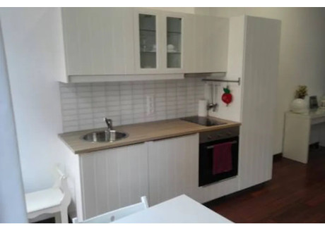 Mieszkanie do wynajęcia - Rua das Flores Porto, Portugalia, 40 m², 1302 USD (5443 PLN), NET-94837677