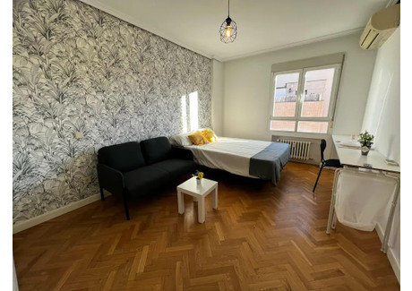 Mieszkanie do wynajęcia - Calle de la Infanta Mercedes Madrid, Hiszpania, 150 m², 878 USD (3537 PLN), NET-95192809