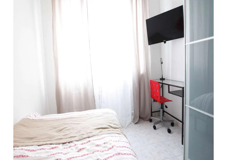 Mieszkanie do wynajęcia - Viale Ortles Milan, Włochy, 60 m², 960 USD (3829 PLN), NET-95460631